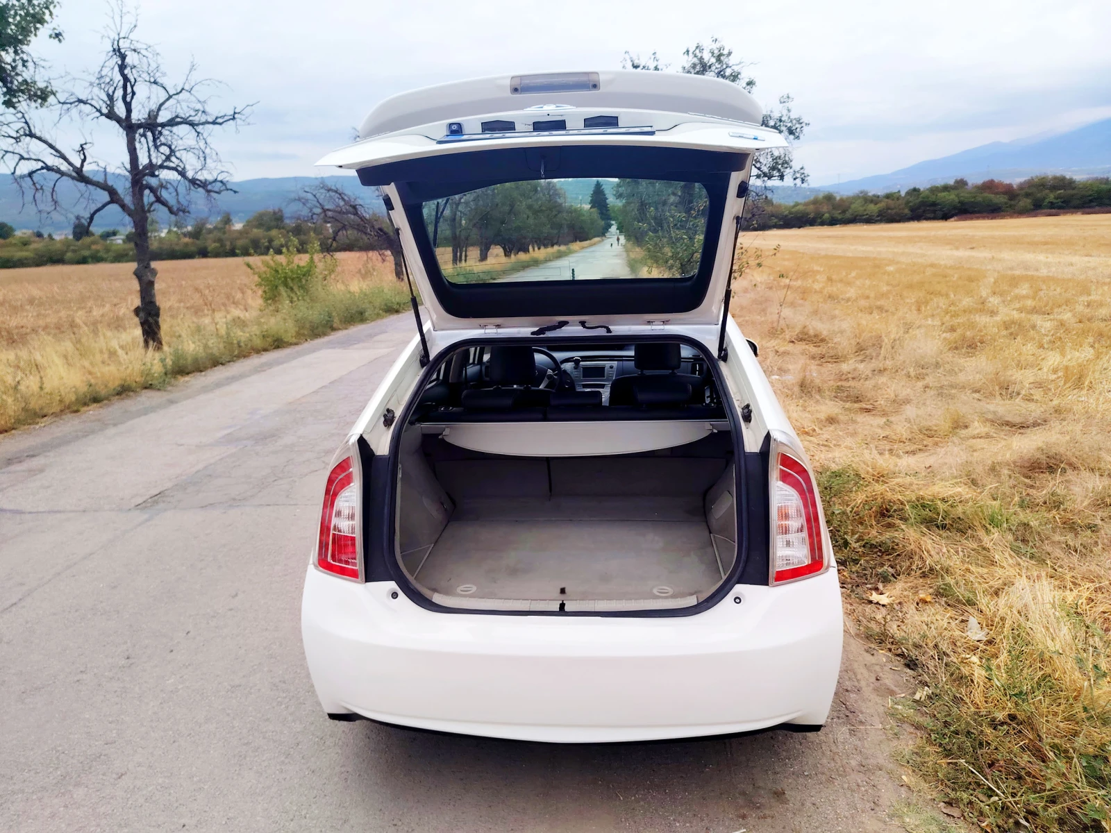 Toyota Prius 3 Хибрид с ГАЗ - изображение 6