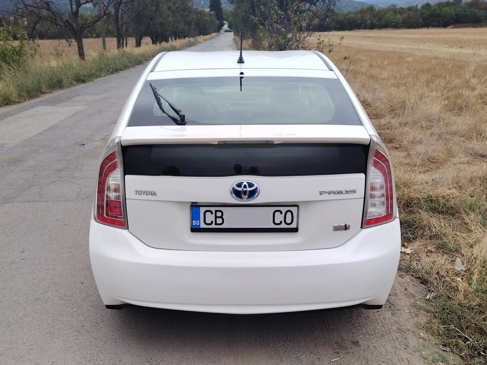 Toyota Prius 3 Хибрид с ГАЗ - изображение 4