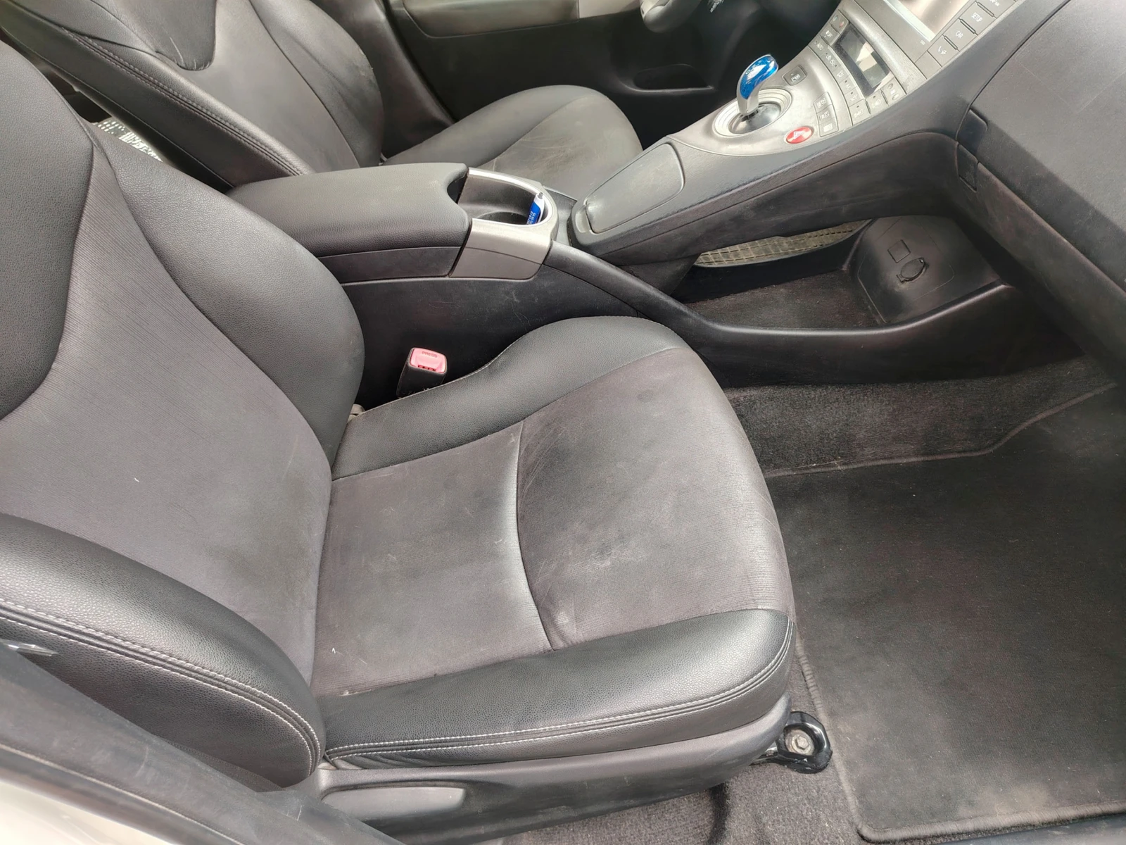 Toyota Prius 3 Хибрид с ГАЗ - изображение 8