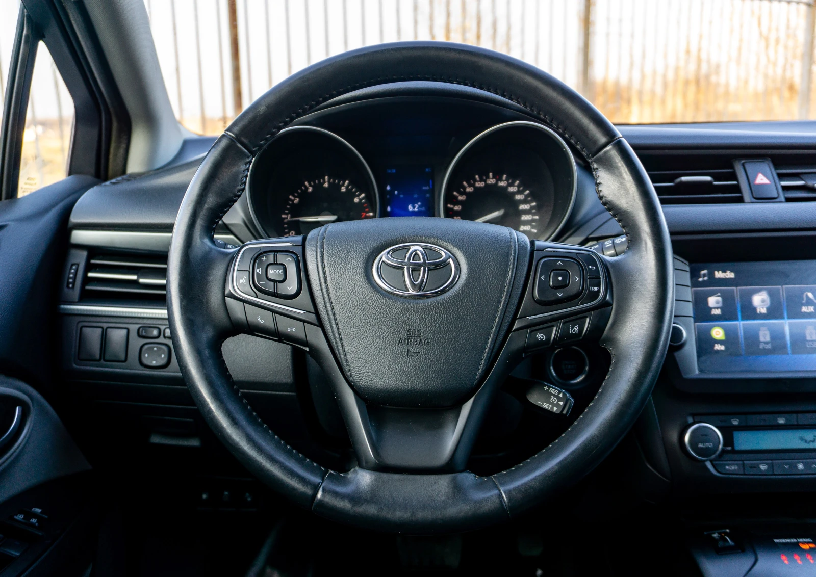 Toyota Avensis 1.8 VVTI | 2nd Facelift | Automat | � ��������! | Mobile.bg � ����������� 12