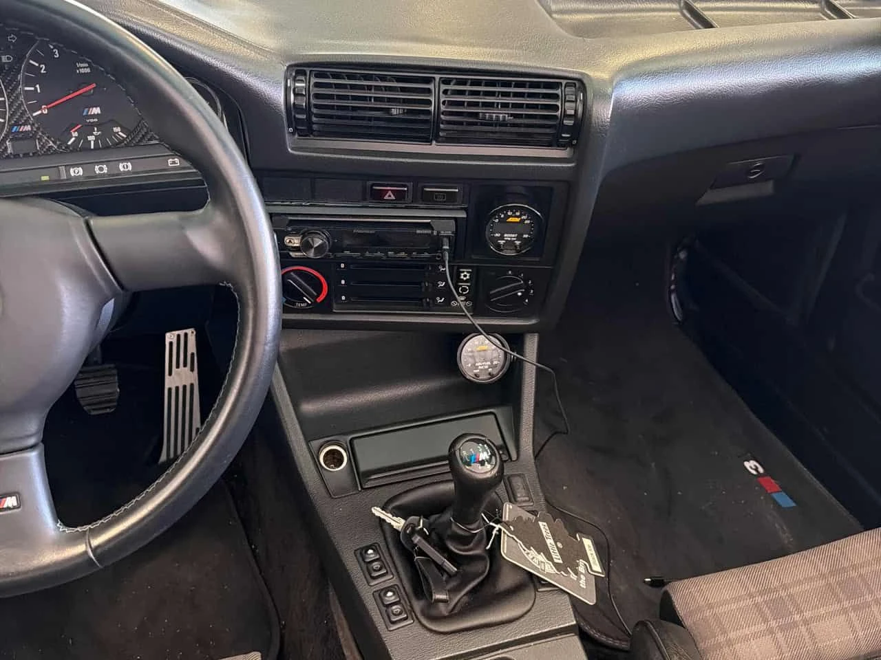 BMW M3 НАПЪЛНО РЕСТАВРИРАН , снимка 9 - Автомобили и джипове - 54133595