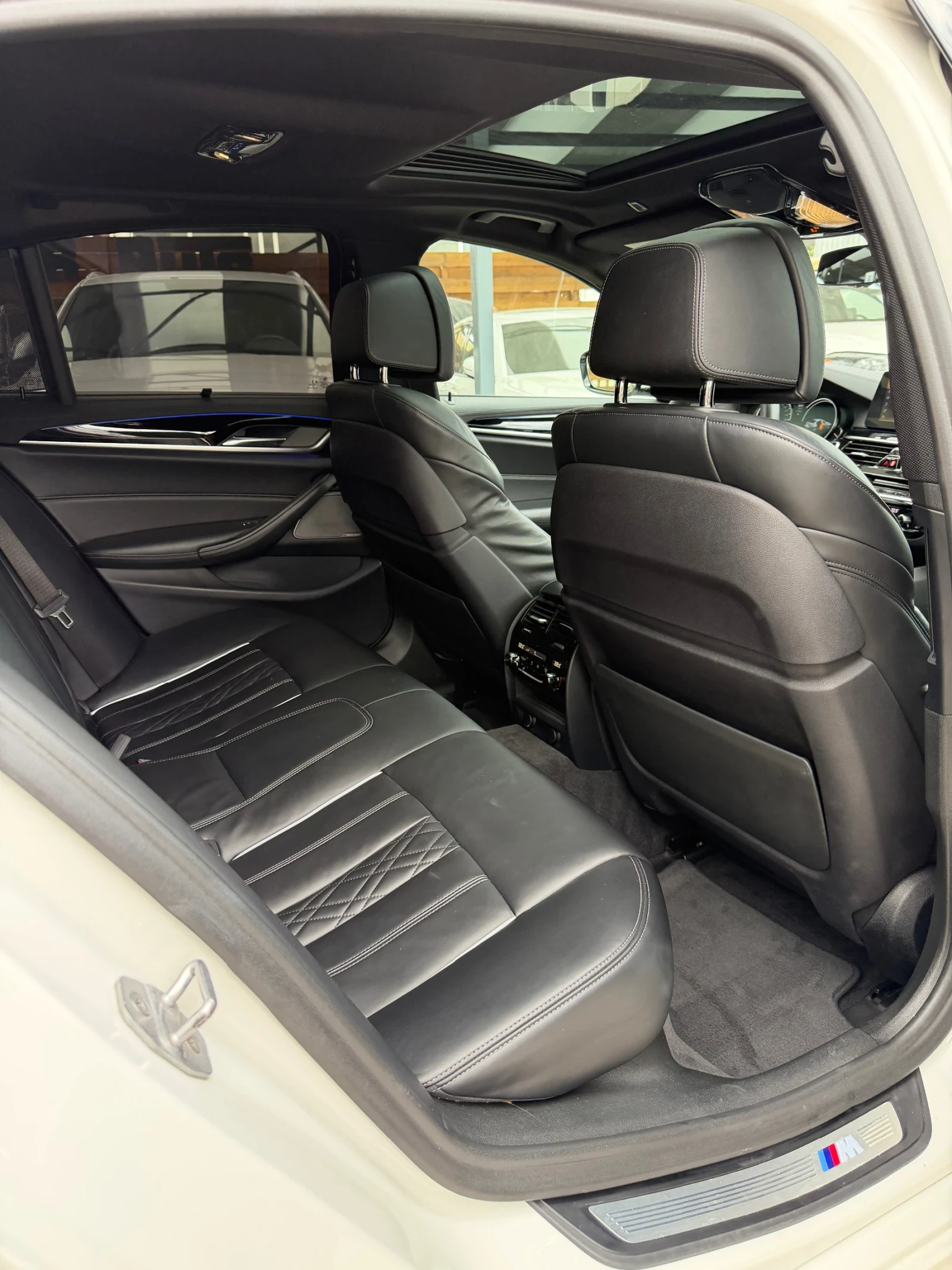 BMW 540 M-pack xDrive, снимка 12 - Автомобили и джипове - 54793413