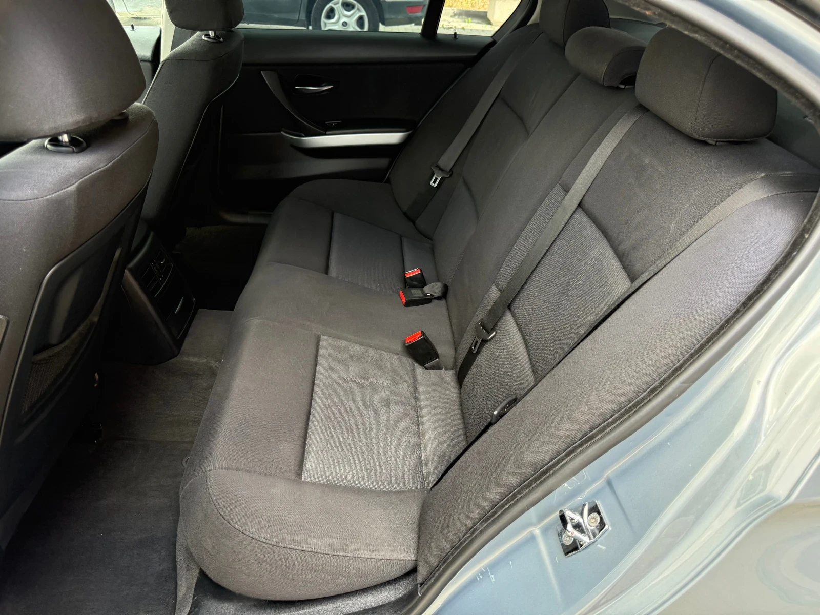 BMW 320 D 163к.с RECARO / XENON / FULL SERVICE, снимка 15 - Автомобили и джипове - 54974025