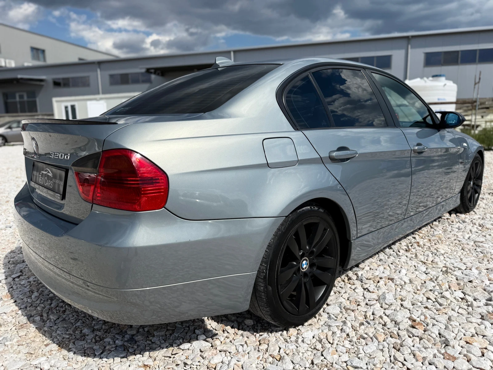 BMW 320 D 163к.с RECARO / XENON / FULL SERVICE, снимка 7 - Автомобили и джипове - 54974025