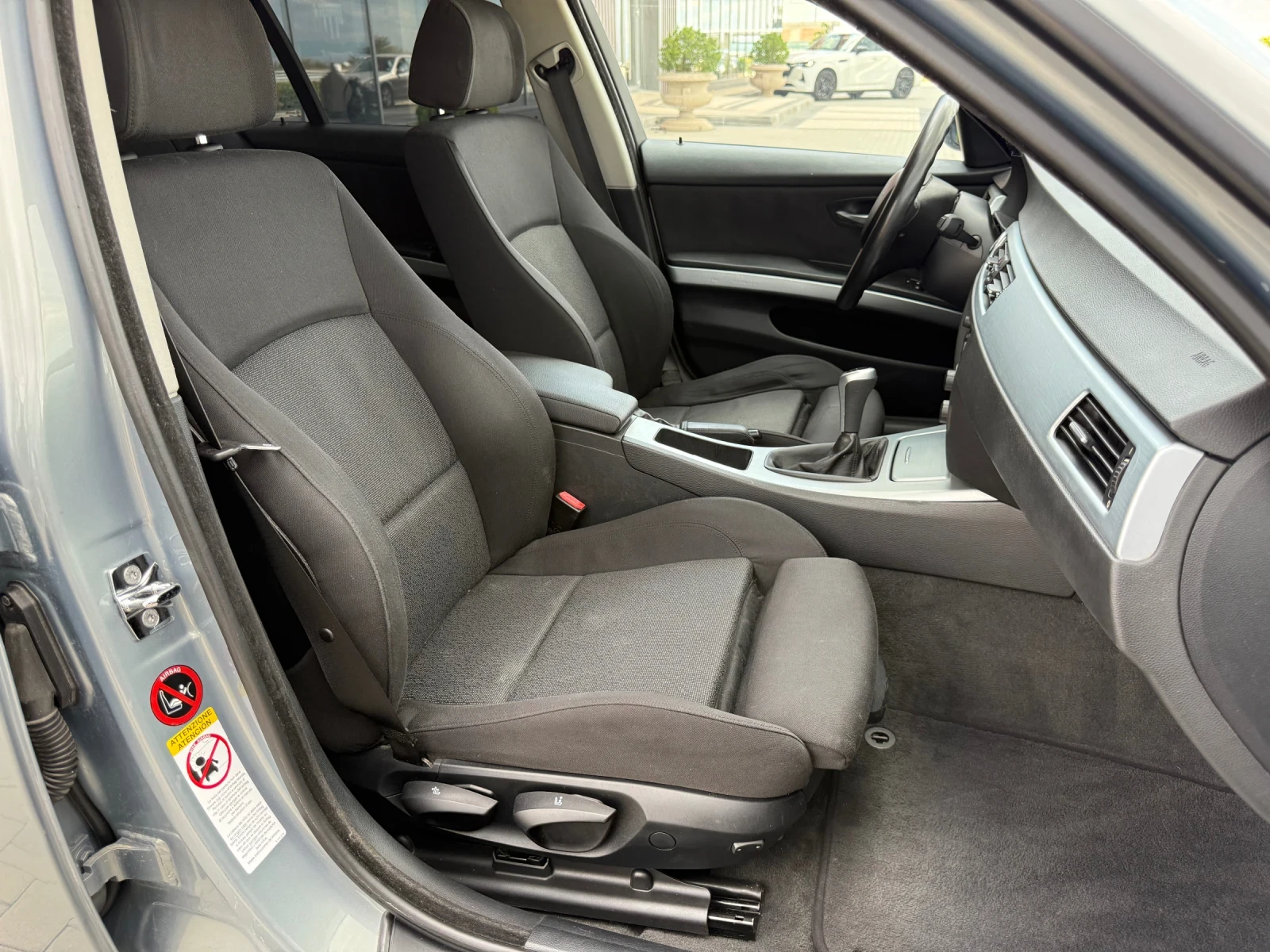 BMW 320 D 163к.с RECARO / XENON / FULL SERVICE, снимка 13 - Автомобили и джипове - 54974025