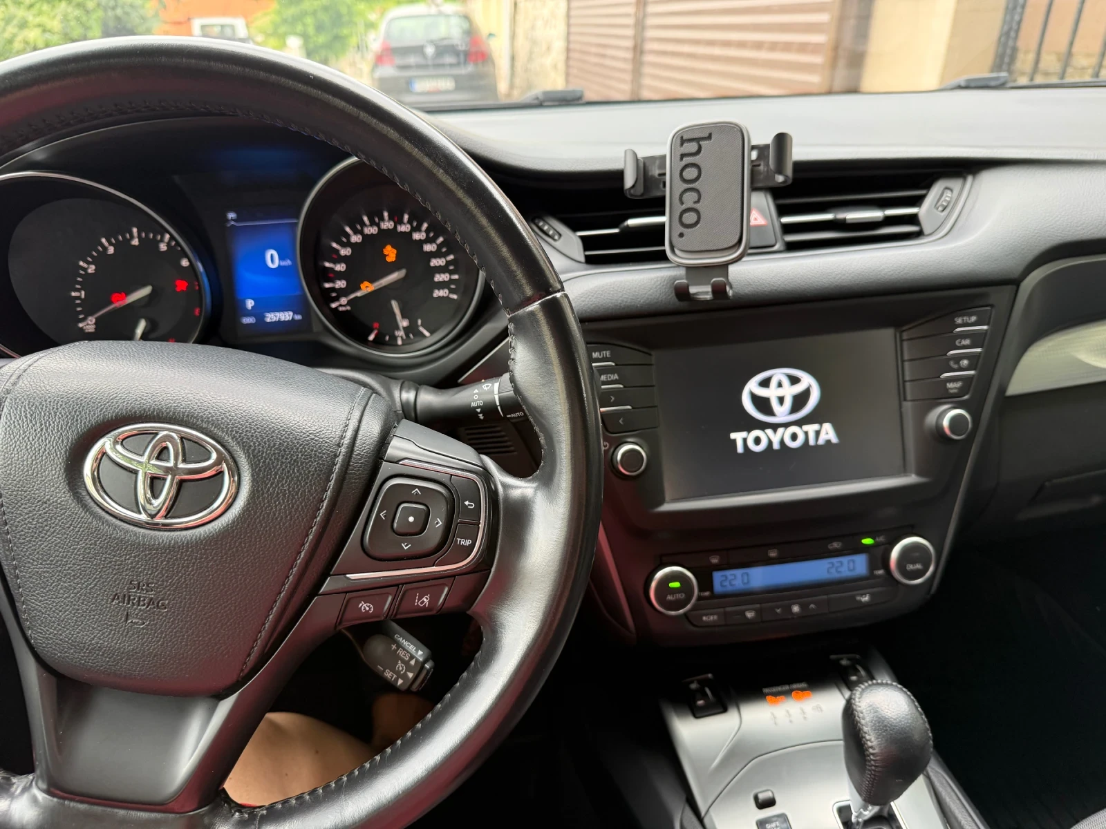 Toyota Avensis, снимка 13 - Автомобили и джипове - 55136816