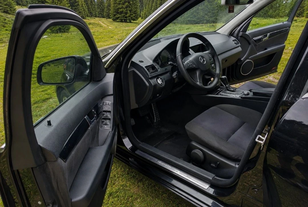 Mercedes-Benz C 220 C220CDI OM646 AUTOMATIC  цена до 30.08 регистриран, снимка 7 - Автомобили и джипове - 55831236