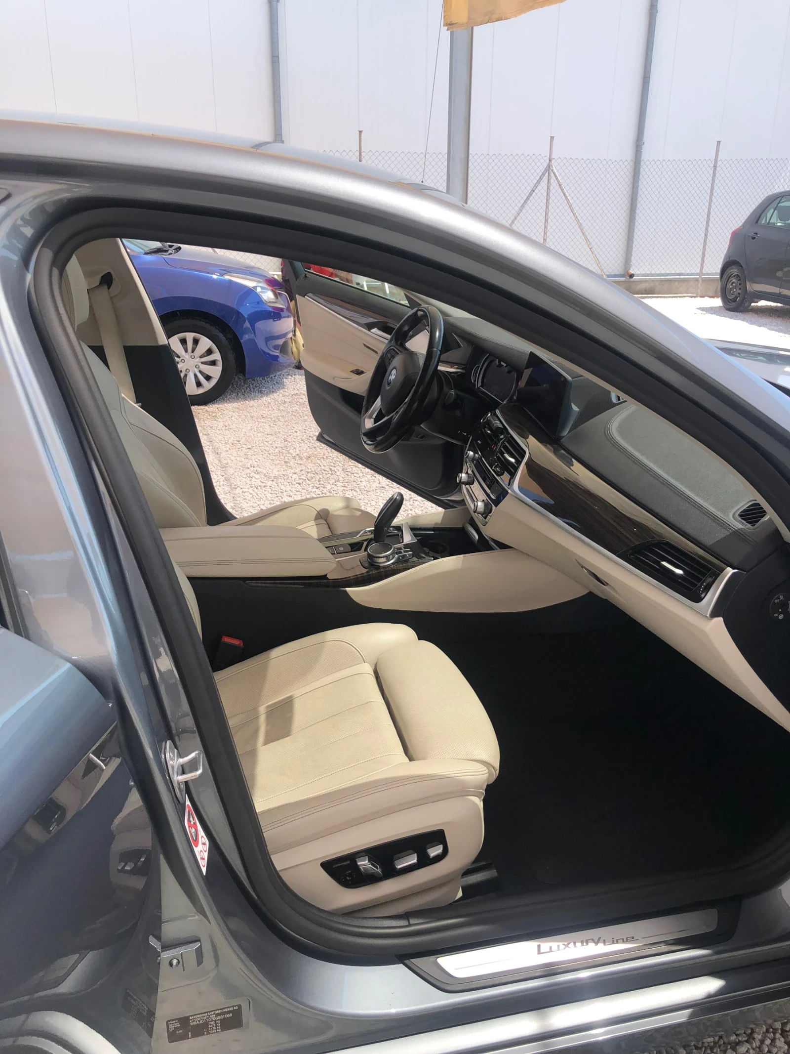 BMW 530 Luxury line X Drive, снимка 3 - Автомобили и джипове - 55974828
