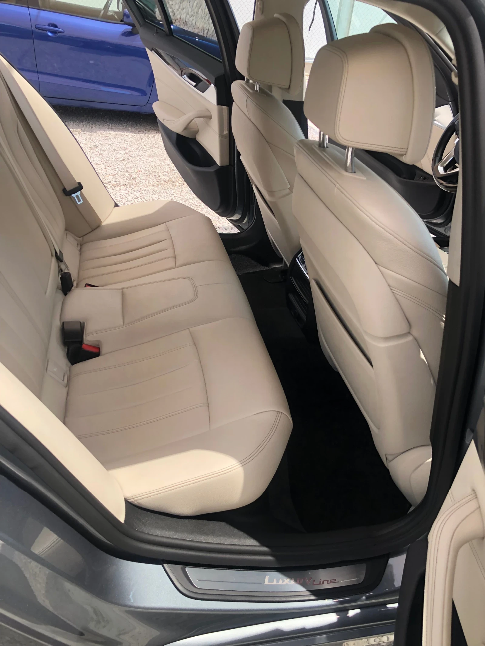 BMW 530 Luxury line X Drive, снимка 9 - Автомобили и джипове - 55974828