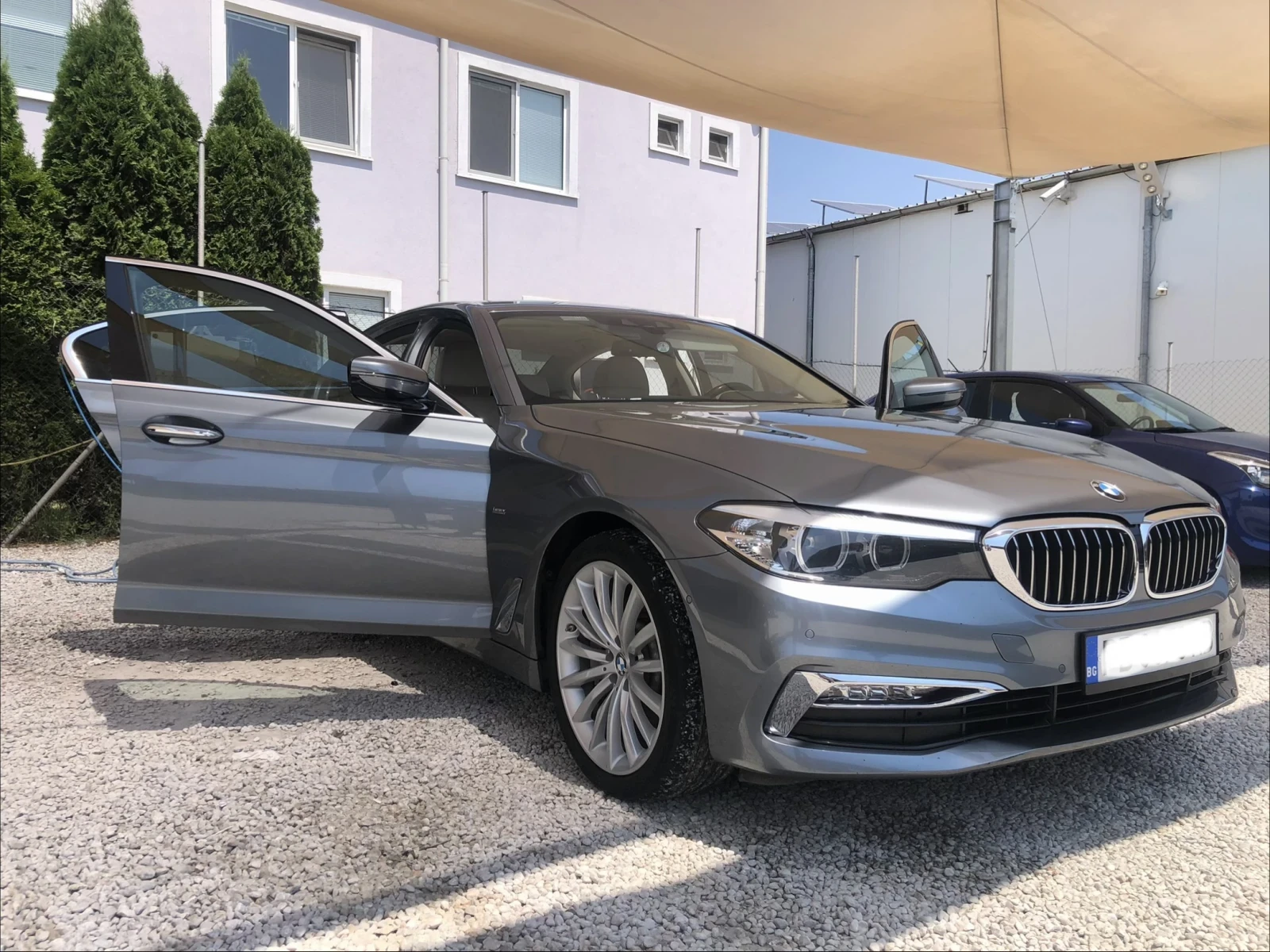 BMW 530 Luxury line X Drive, снимка 2 - Автомобили и джипове - 55974828