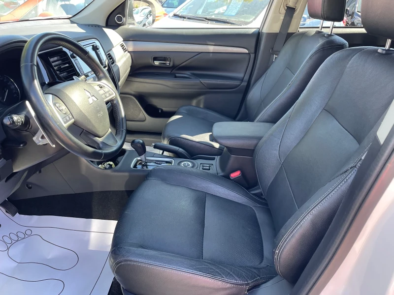 Mitsubishi Outlander 2.2D 4x4 CH AUTOMAT NAVI 7m, снимка 10 - Автомобили и джипове - 47376021