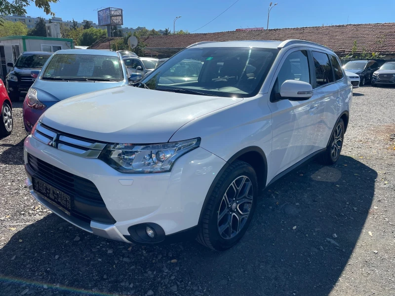 Mitsubishi Outlander 2.2D 4x4 CH AUTOMAT NAVI 7m, снимка 3 - Автомобили и джипове - 47376021