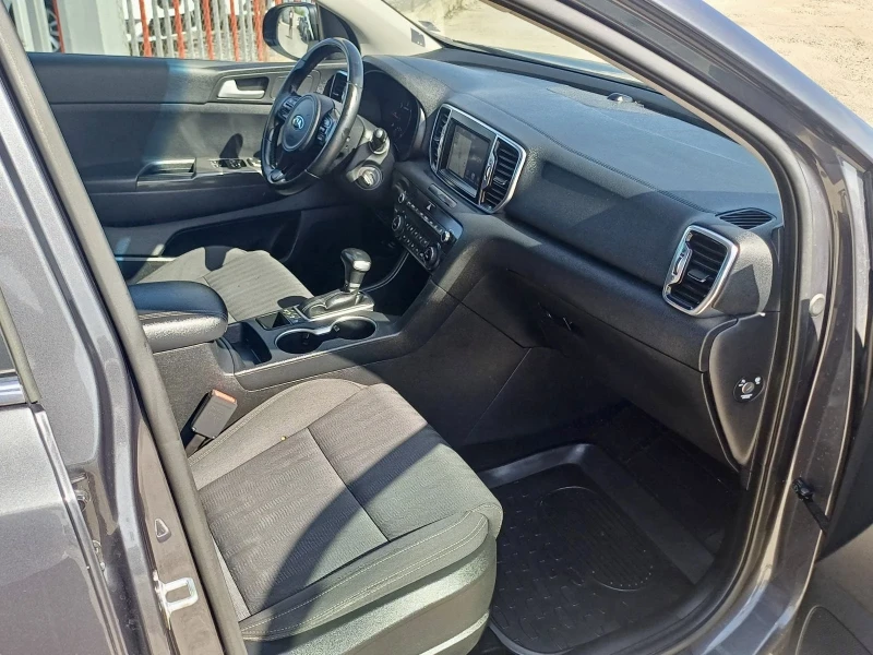 Kia Sportage, снимка 11 - Автомобили и джипове - 50176805