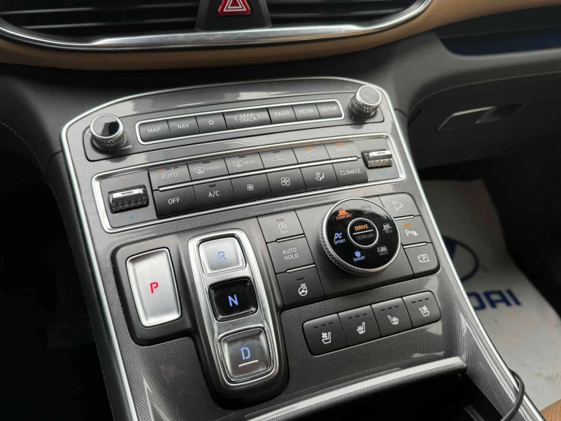 Hyundai Santa fe * Ultimate Calligraphy* CARFAX * ОБДУХВАНЕ* ПАНО* , снимка 13 - Автомобили и джипове - 53559111