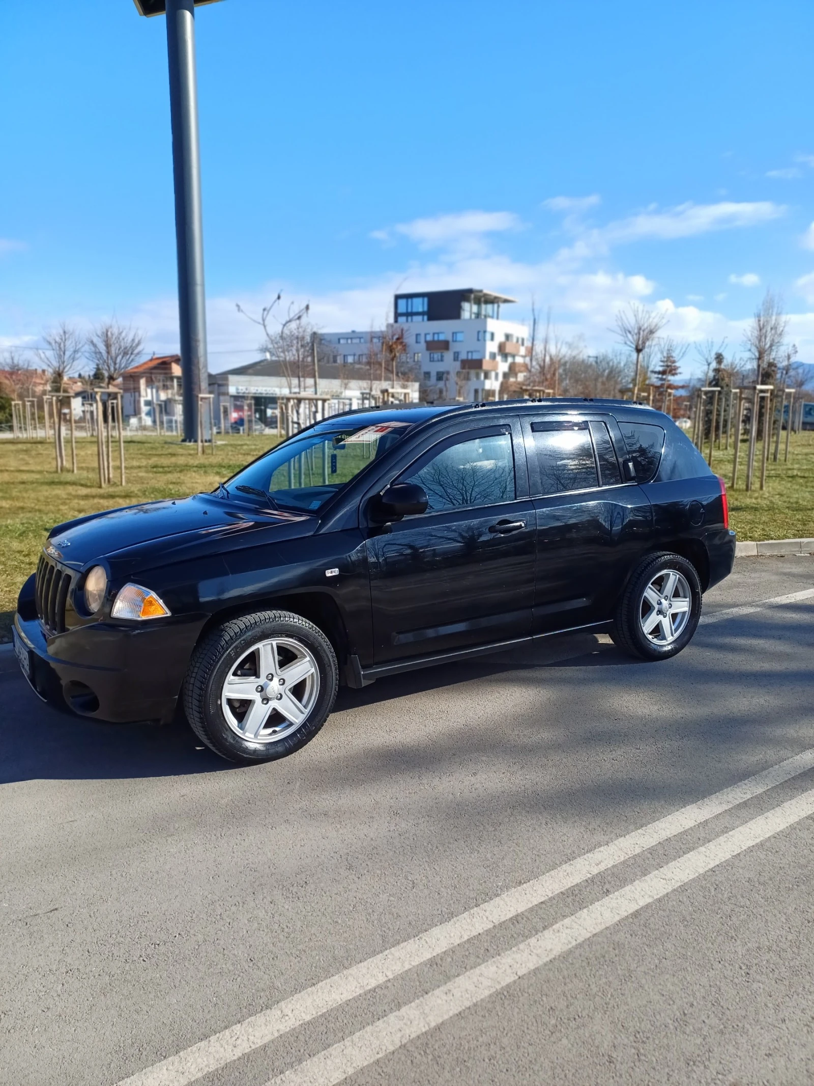 Jeep Compass 2.0 CRD 4WD КЛИМАТИК  - изображение 3
