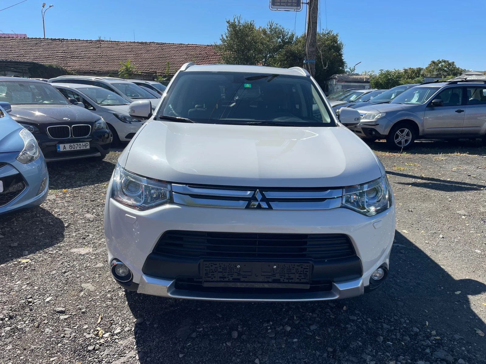 Mitsubishi Outlander 2.2D 4x4 CH AUTOMAT NAVI 7m Face - изображение 2