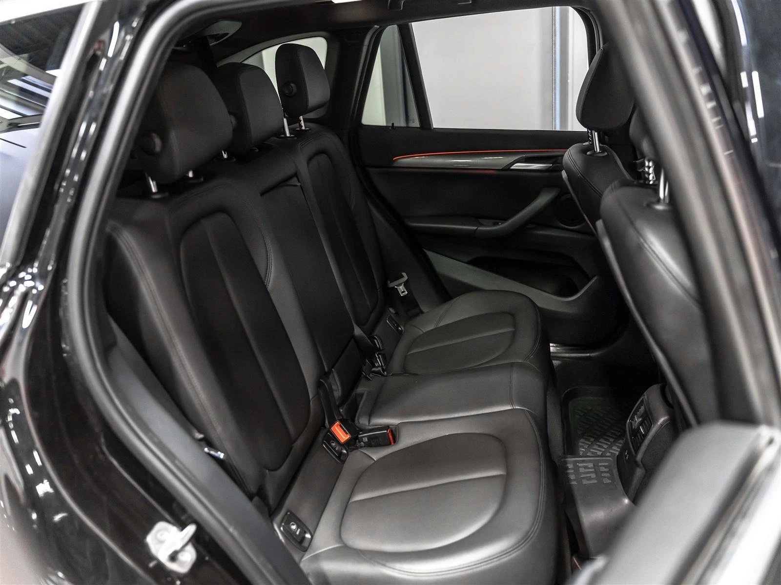 BMW X1 xDrive28i � ����������� & ���� ������ | Mobile.bg � ����������� 16