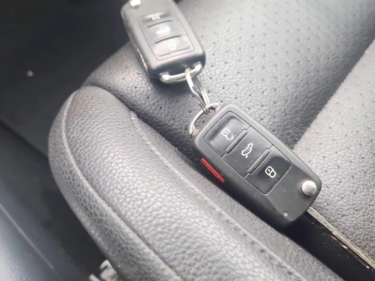 VW Tiguan WOLFSBURG EDITION * ПОДГРЕВИ* 2 КЛЮЧА* CARFAX *  - изображение 8