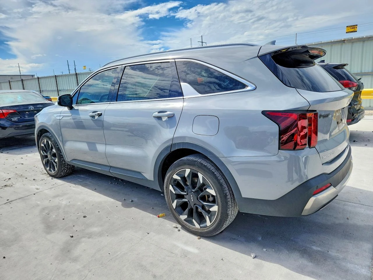 Kia Sorento 2.5 EX, снимка 2 - Автомобили и джипове - 56195760