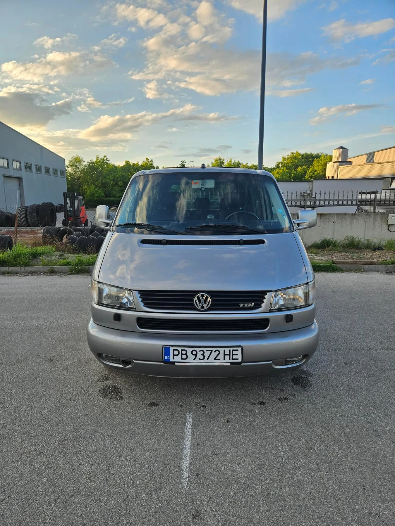 VW Caravelle, снимка 2 - Бусове и автобуси - 54864498