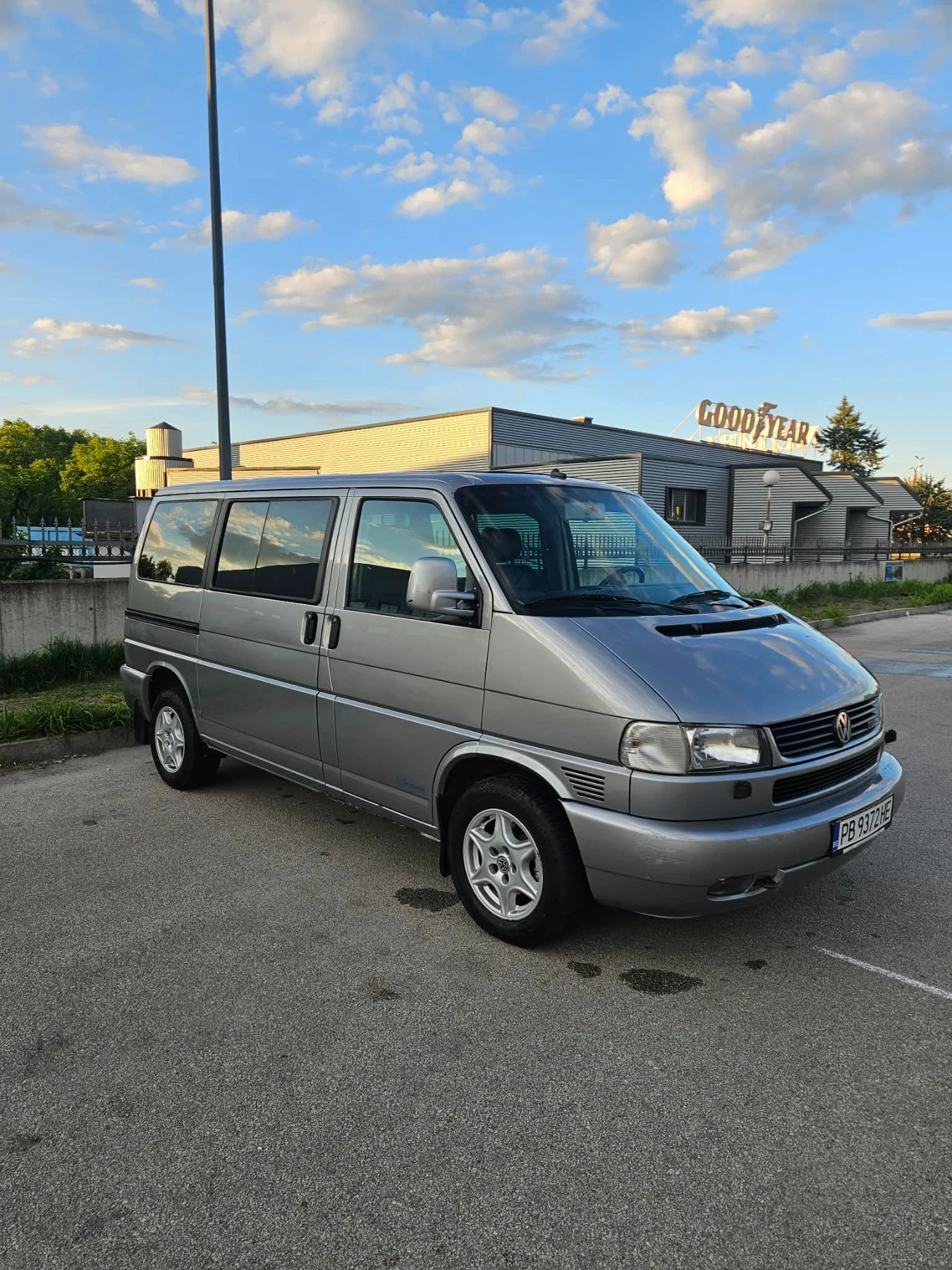 VW Caravelle, снимка 3 - Бусове и автобуси - 54864498