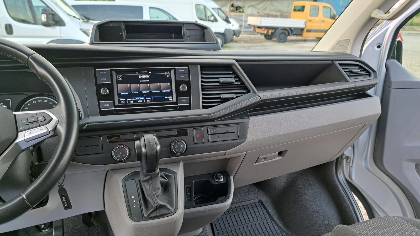 VW Transporter 4×4-2.0TDI/АВТОМАТИК/EURO 6, снимка 11 - Бусове и автобуси - 54795649