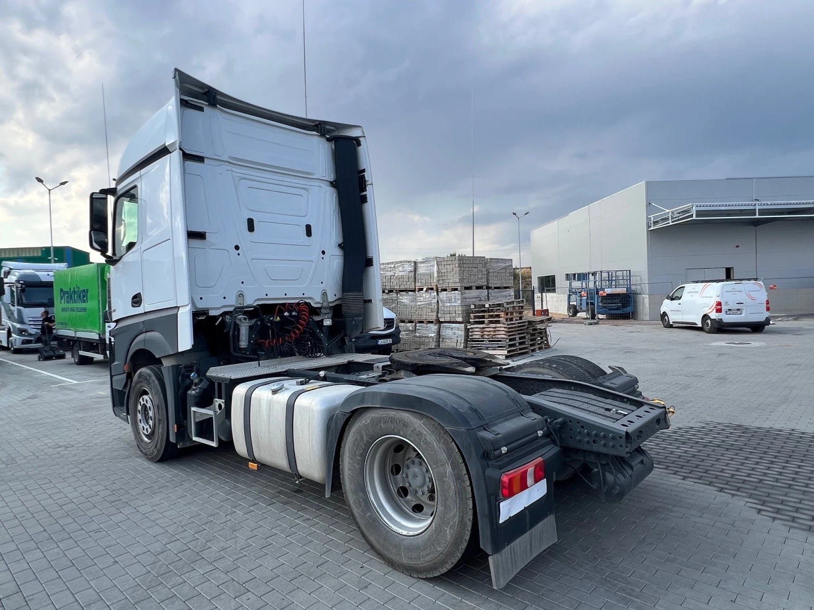 Mercedes-Benz Actros 1851 BIG SPACE - изображение 6