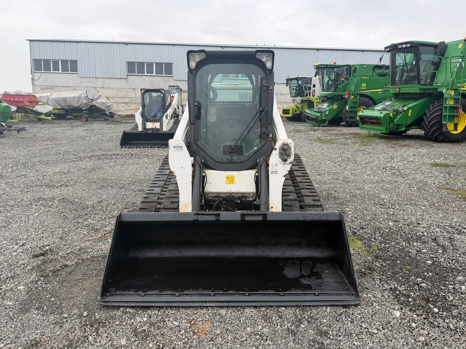 Мини челни товарачи Bobcat T650 С КОФА И ВИЛИЦИ ЛИЗИНГ - изображение 2