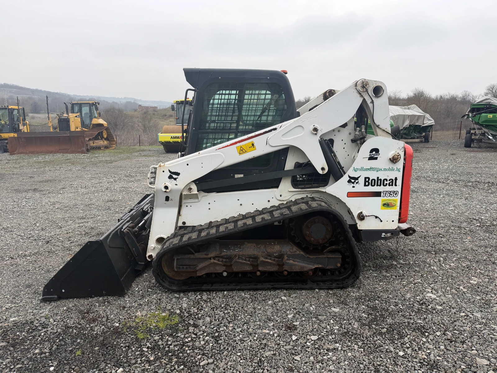 Мини челни товарачи Bobcat T650 С КОФА И ВИЛИЦИ ЛИЗИНГ - изображение 4