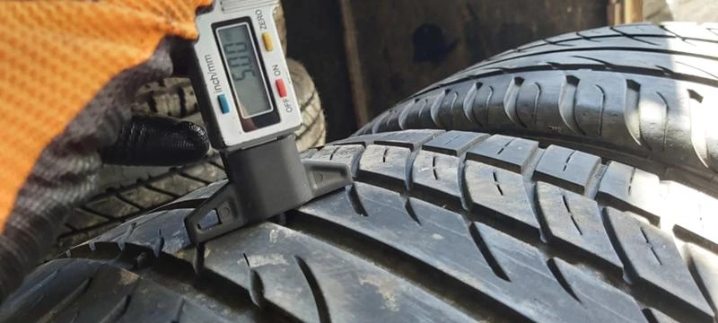 Гуми Летни 245/40R18, снимка 4 - Гуми и джанти - 32903367