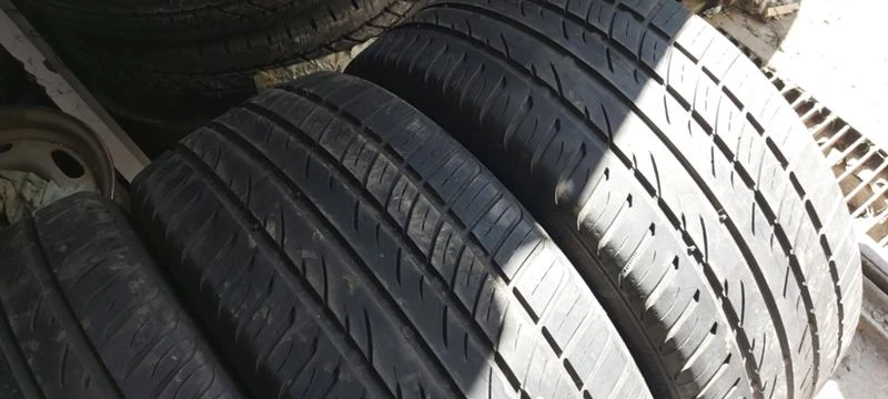 Гуми Летни 245/40R18, снимка 3 - Гуми и джанти - 32903367