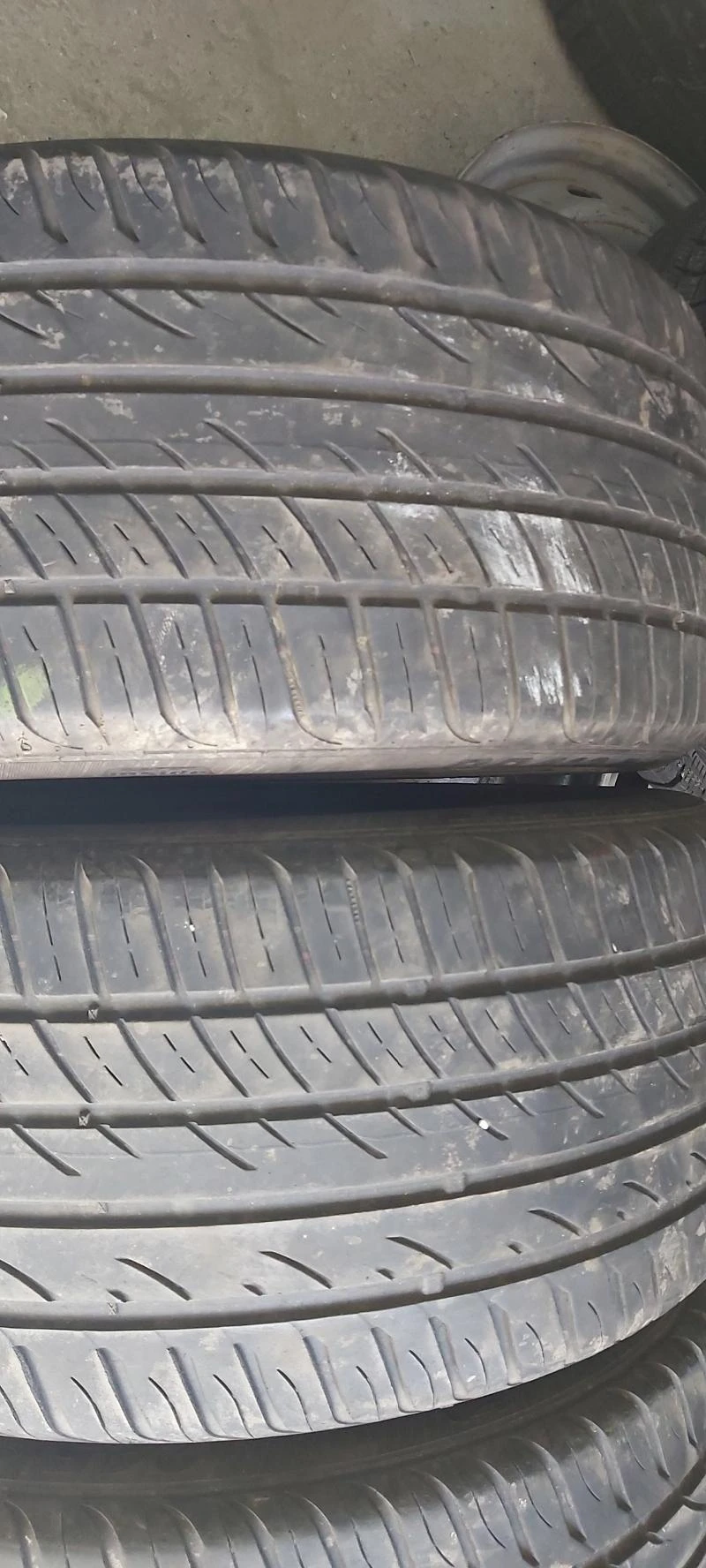 Гуми Летни 245/40R18, снимка 2 - Гуми и джанти - 32903367