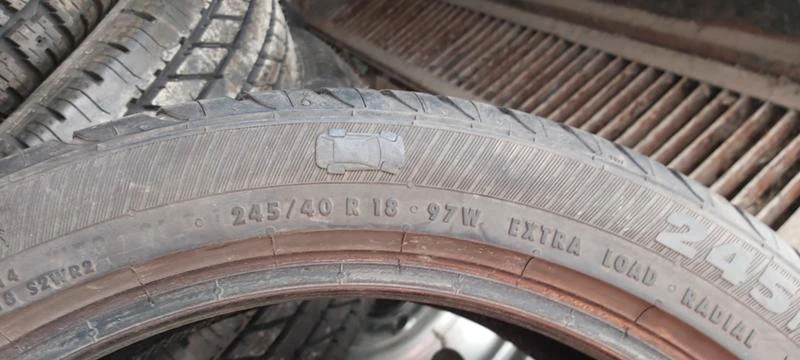 Гуми Летни 245/40R18, снимка 8 - Гуми и джанти - 32903367