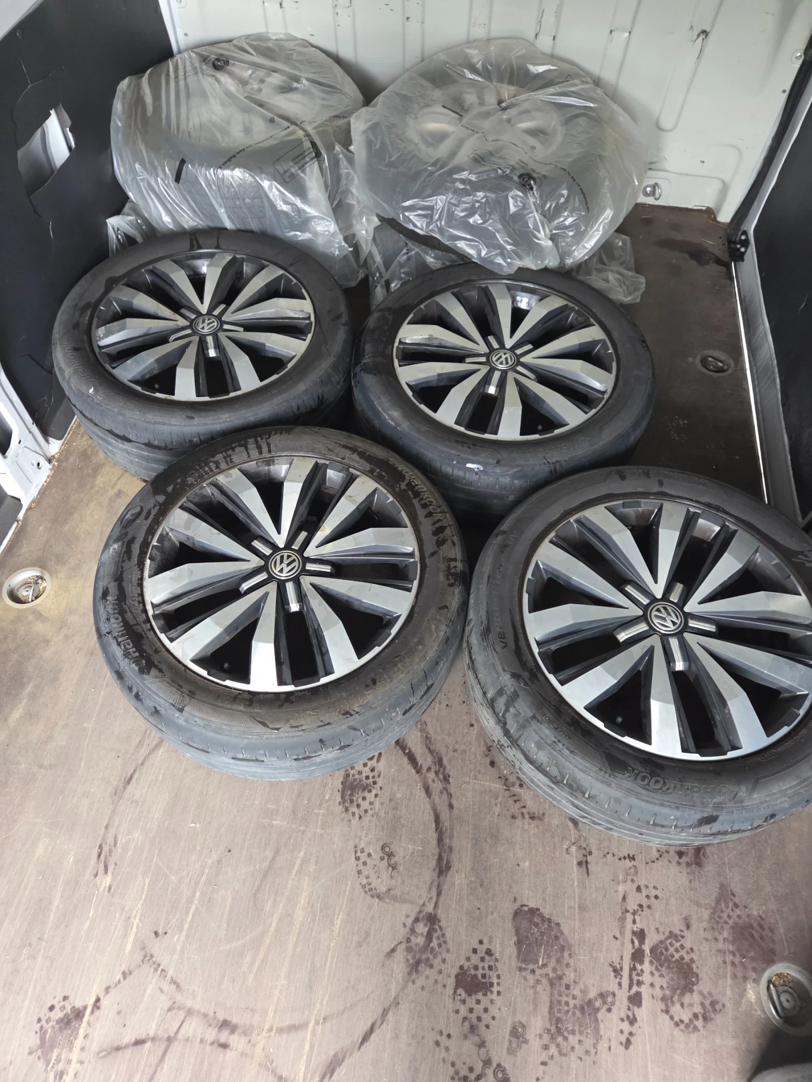 Гуми с джанти Continental 275/50R20