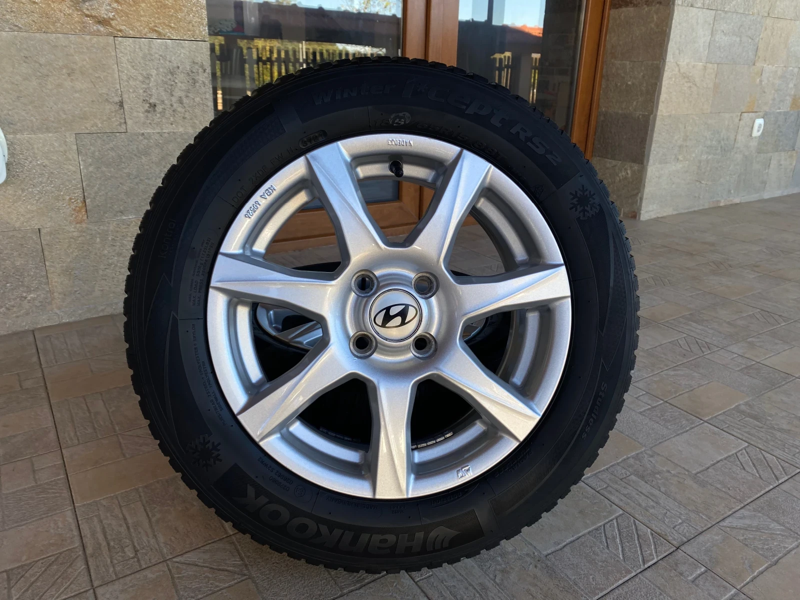 ���� � ������ 185/65R15 �� Hyundai I20 | Mobile.bg � ����������� 7