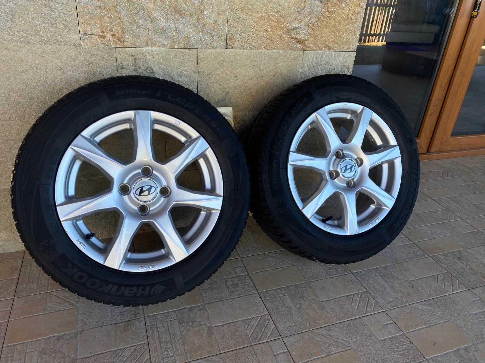 ���� � ������ 185/65R15 �� Hyundai I20 | Mobile.bg � ����������� 6