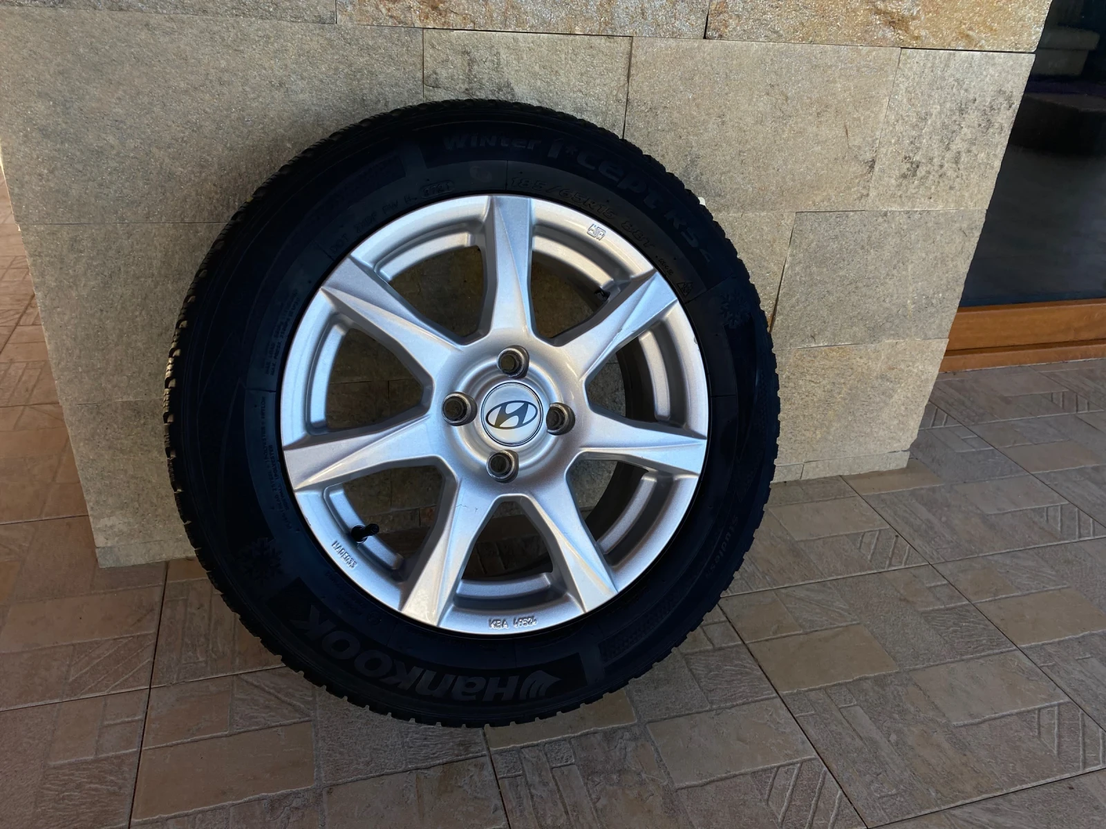 ���� � ������ 185/65R15 �� Hyundai I20 | Mobile.bg � ����������� 5