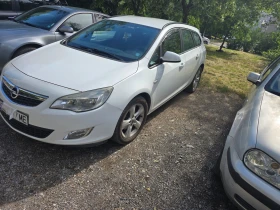 Opel Astra 1.7 CDTI SPORT TOURER 110 кс, снимка 2