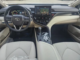 Toyota Camry 2.5-Hybrid/LUXURY/HOB!!!Гаранция!!!, снимка 12