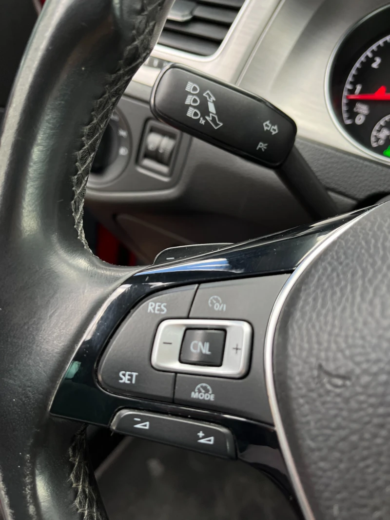 VW Golf 1.4i АВТОМАТИК, снимка 12 - Автомобили и джипове - 40015859