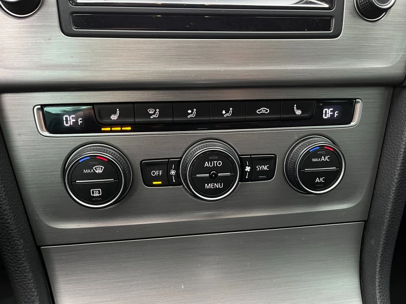 VW Golf 1.4i АВТОМАТИК, снимка 8 - Автомобили и джипове - 40015859