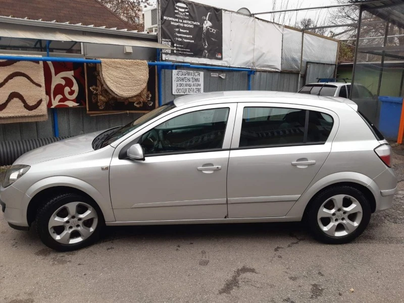 Opel Astra H, снимка 5 - Автомобили и джипове - 46770618