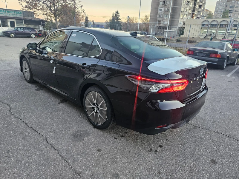 Toyota Camry 2.5-Hybrid/LUXURY/HOB!!!Гаранция!!!, снимка 3 - Автомобили и джипове - 47894920