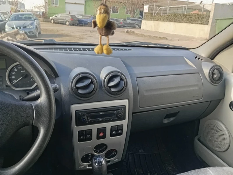 Dacia Logan, снимка 4 - Автомобили и джипове - 49545810