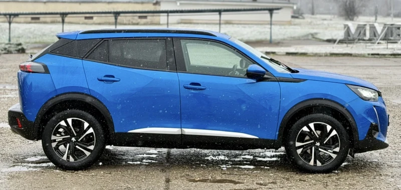 Peugeot 2008 1.2i 130кс * Автоматик* * CarPlay* * Led* , снимка 8 - Автомобили и джипове - 53410995