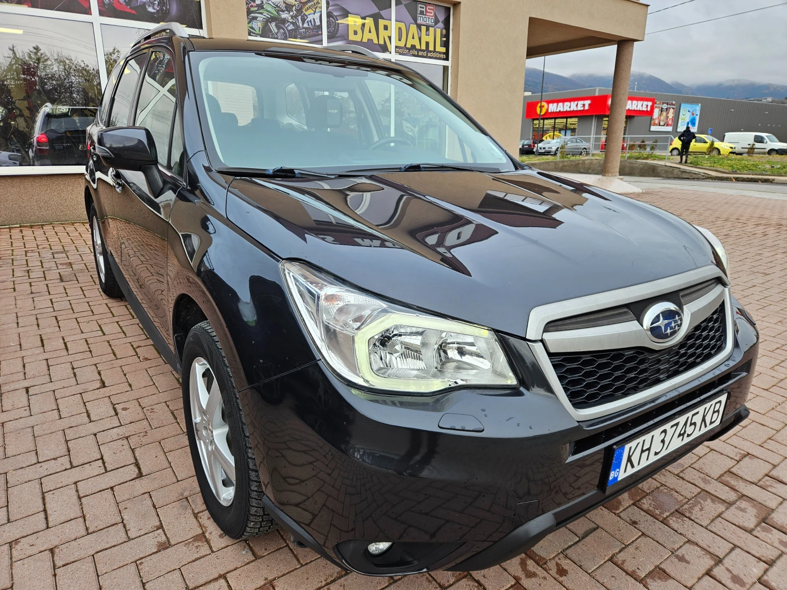 Subaru Forester 2.0D, 147к.с., 4х4, Камера, Обслужена! - изображение 2