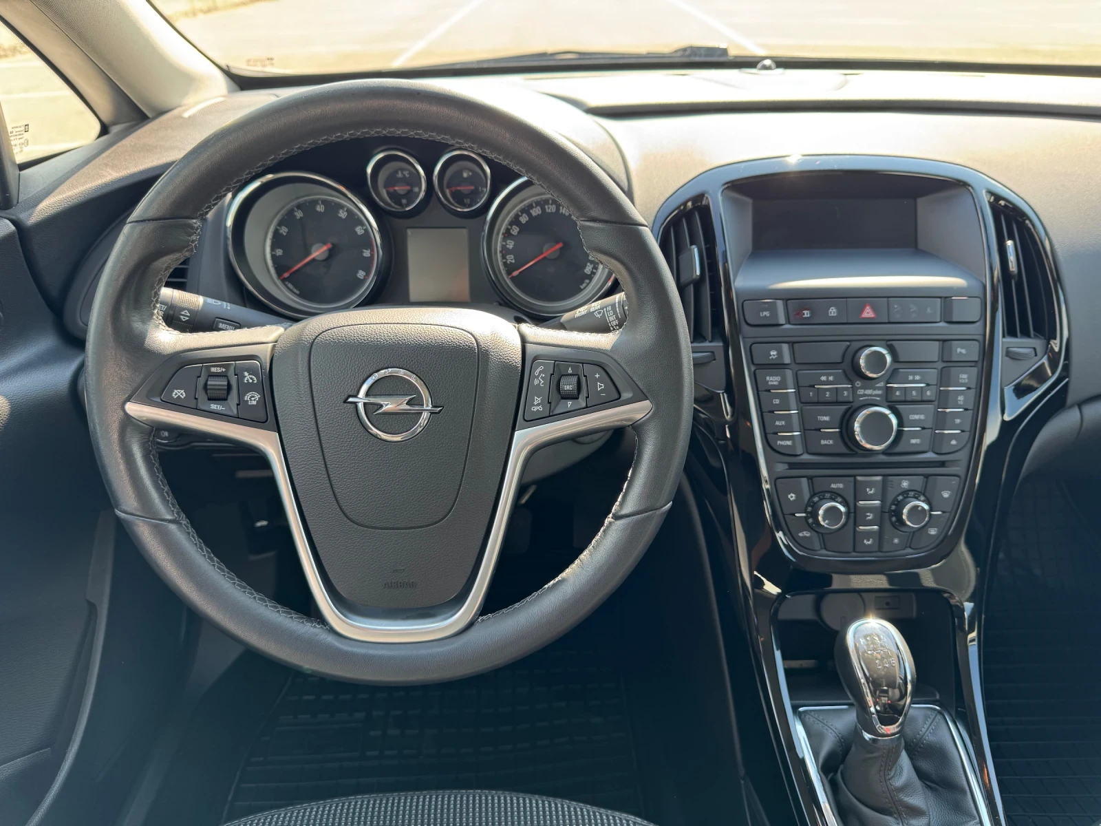 Opel Astra 1.4 GPL - ОРИГИНАЛНА ГАЗ - EURO 6B -  77.000 km!!! - изображение 10