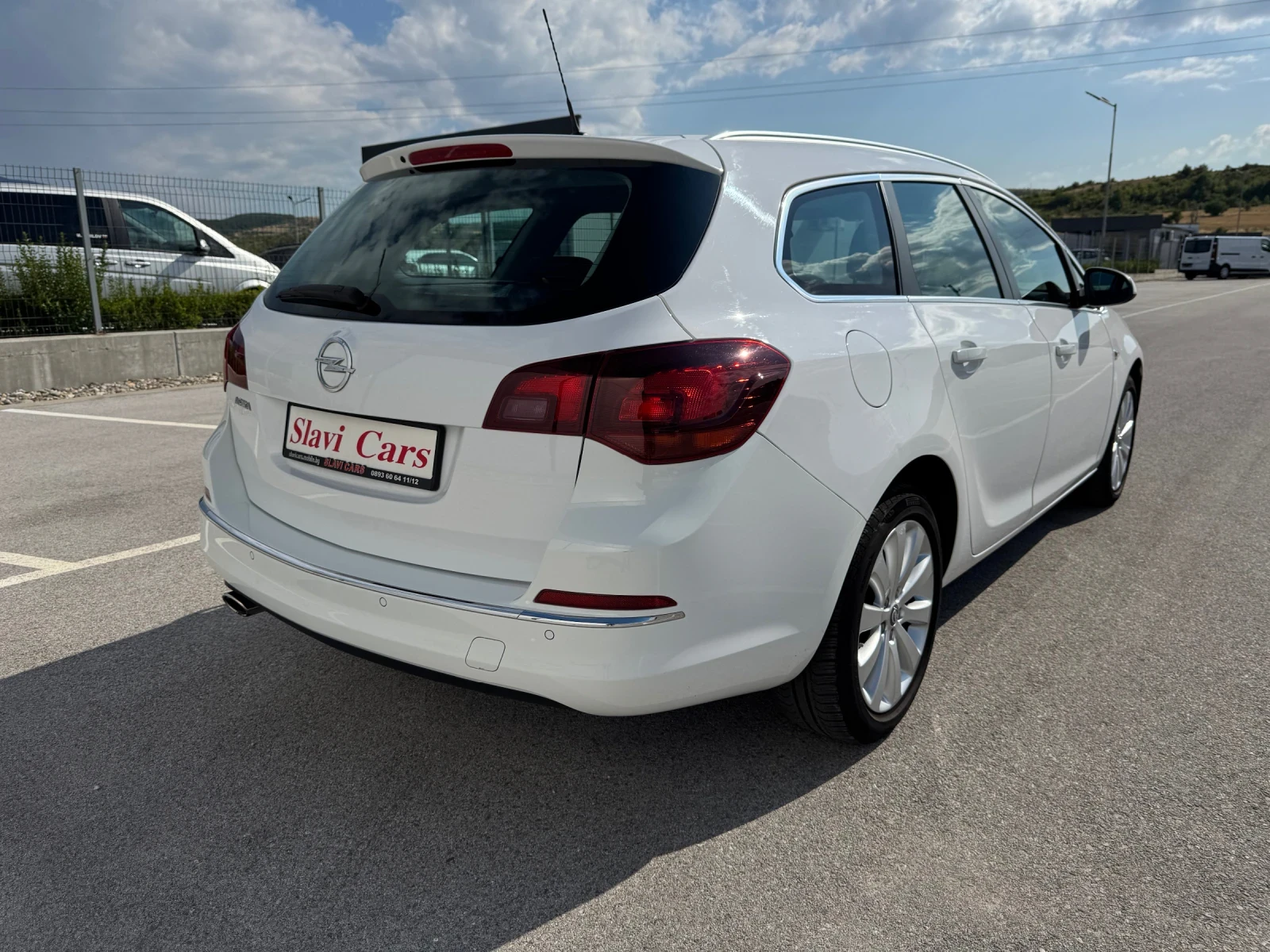 Opel Astra 1.4 GPL - ОРИГИНАЛНА ГАЗ - EURO 6B -  77.000 km!!! - изображение 4