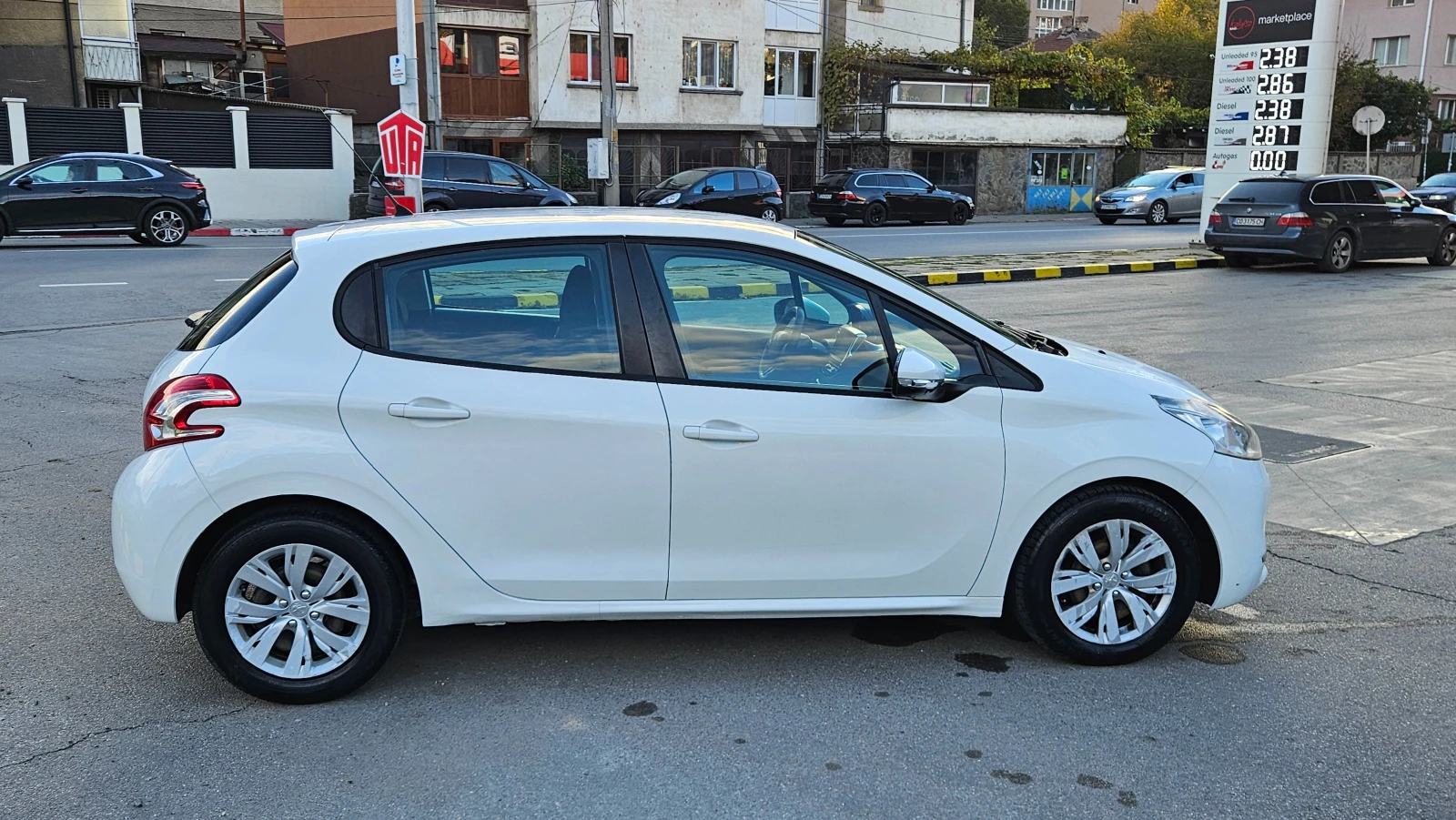 Peugeot 208 1.4 Hdi Klima/Navig - изображение 6