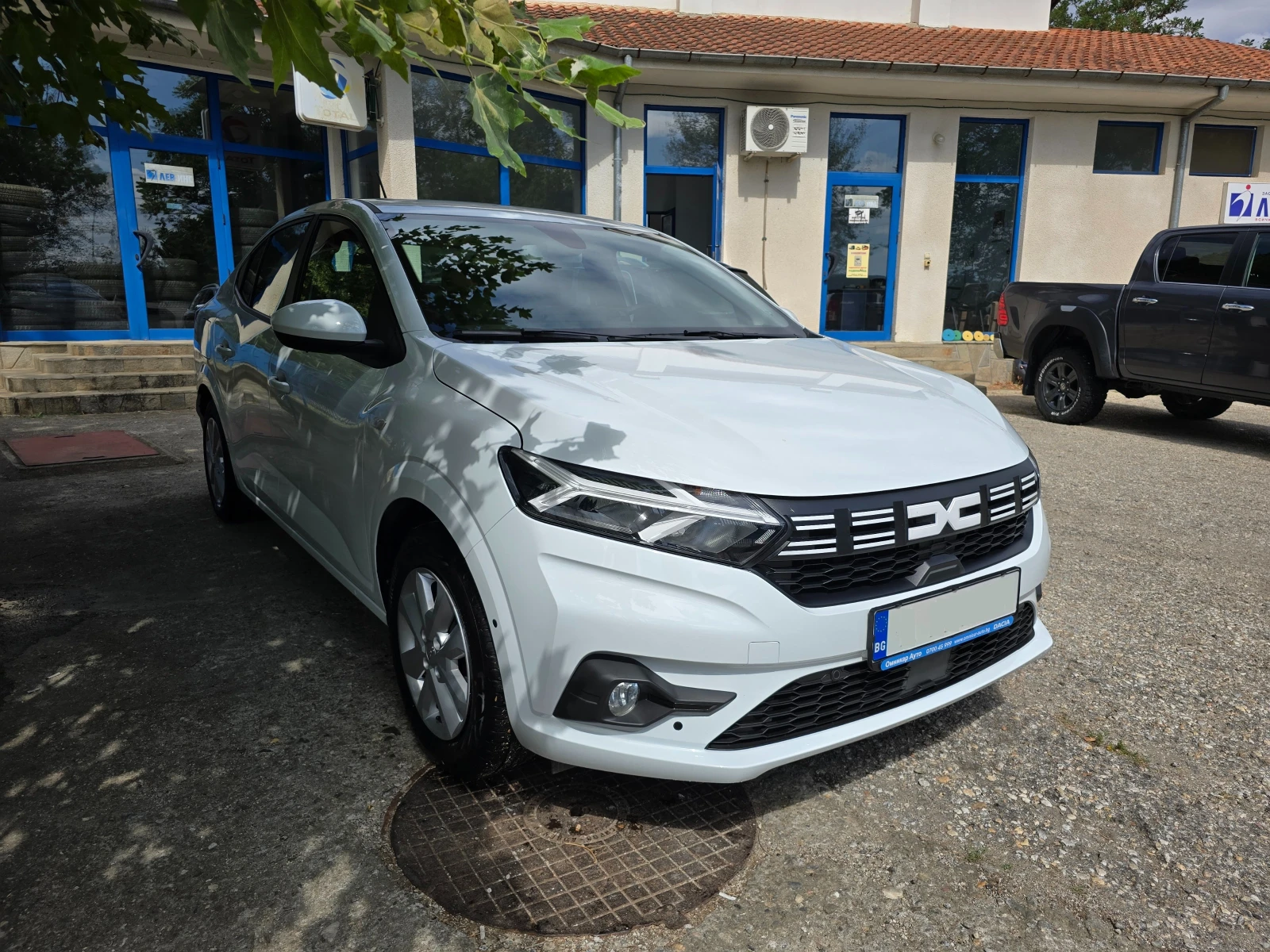 Dacia Logan Expression ECO-G 100 Гаранция - изображение 7